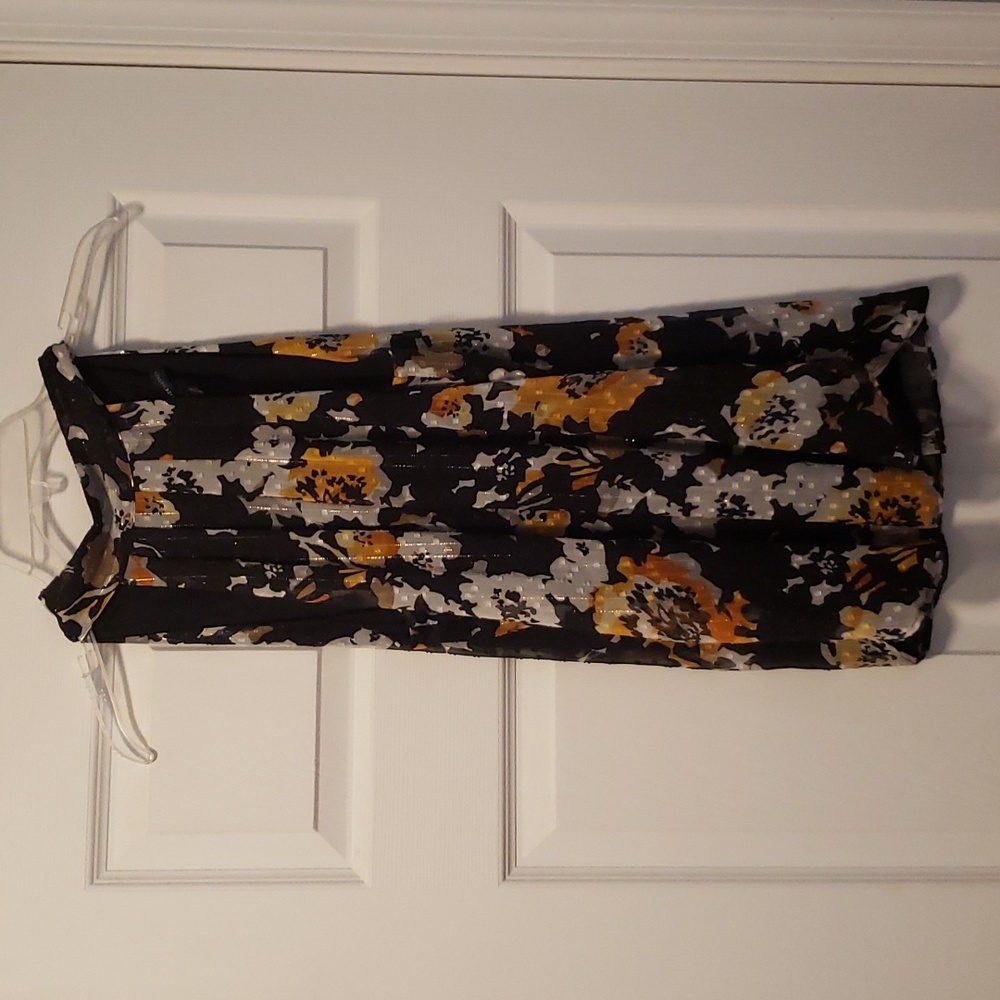 White House Black Market Sleeveless Floral Blouse Size 0 NWOT
